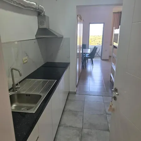 Amantius Himare بورش