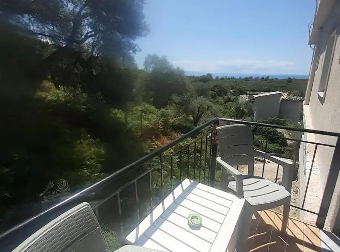 Amantius Himare 民宿 *