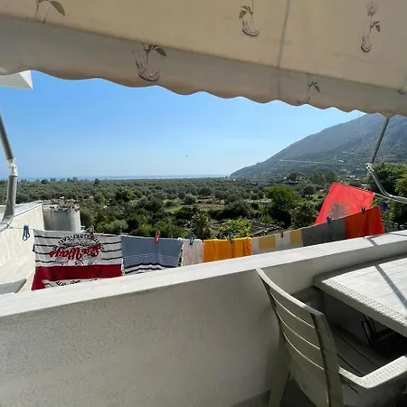 Amantius Himare Quarto em Acomodações Particulares